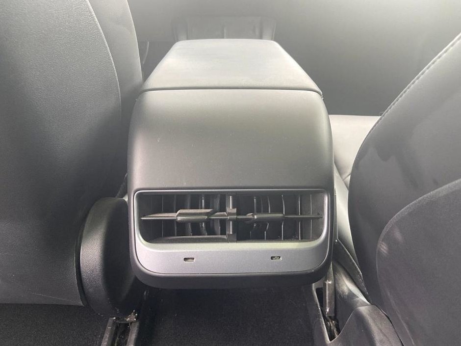 2023 Tesla MODEL 3 Base-12