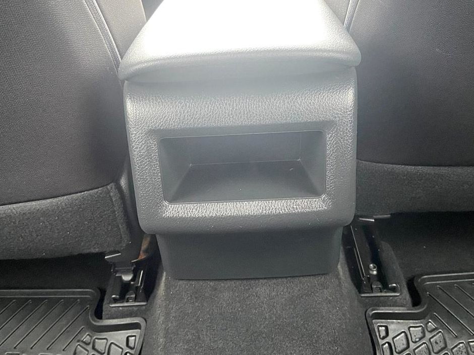 2018 Toyota Camry LE-13