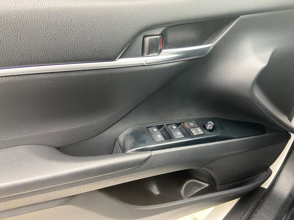 2018 Toyota Camry LE-18