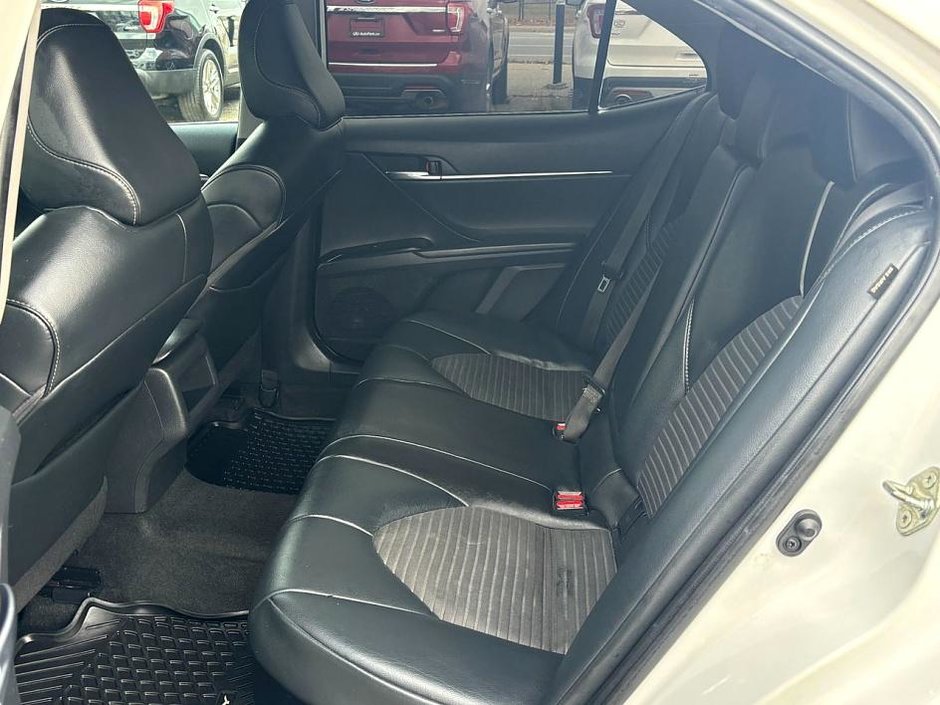 2020 Toyota Camry SE-12