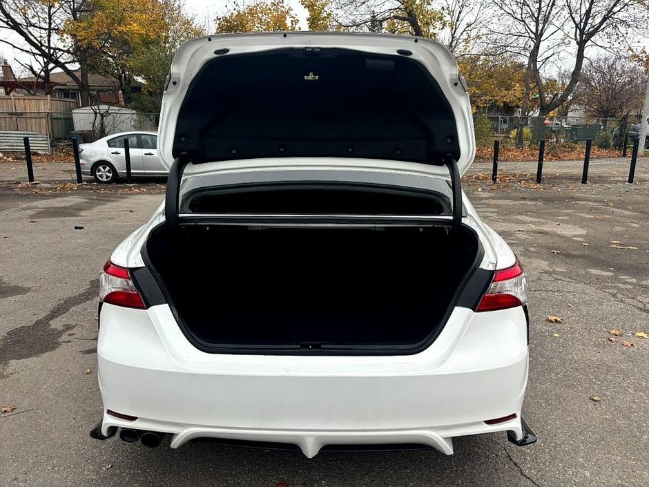 2020 Toyota Camry SE-17