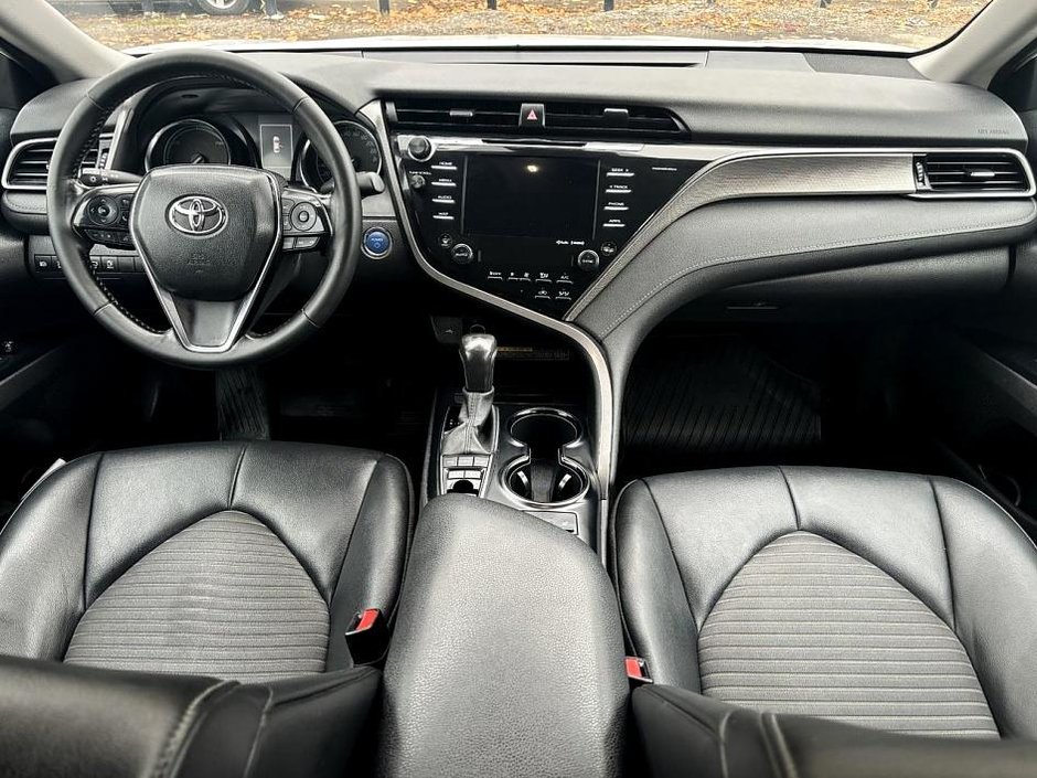 2020 Toyota Camry SE-15