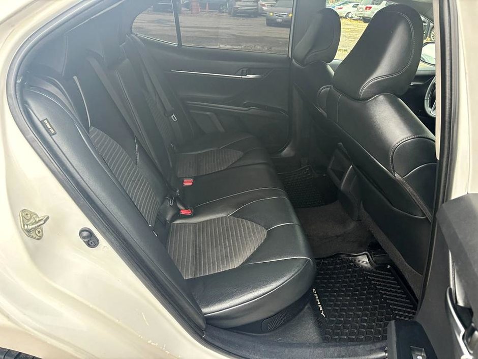 2020 Toyota Camry SE-13