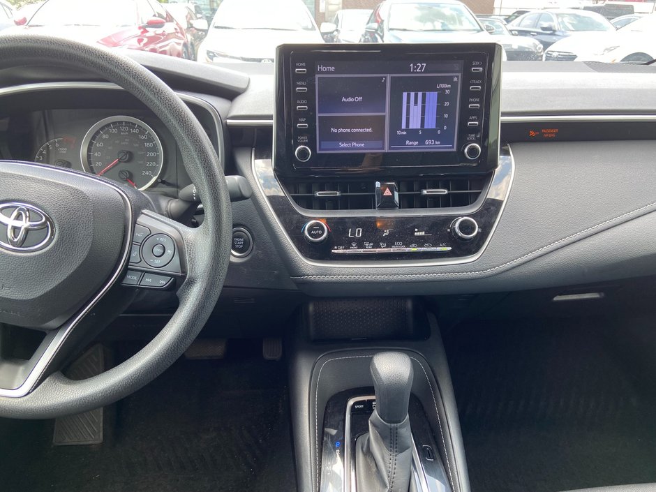 2020 Toyota Corolla Hatchback LE-11