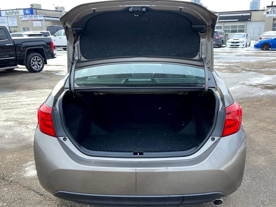 2019 Toyota Corolla SE-16