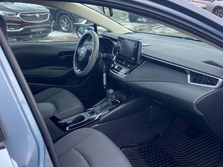 2022 Toyota Corolla LE-23
