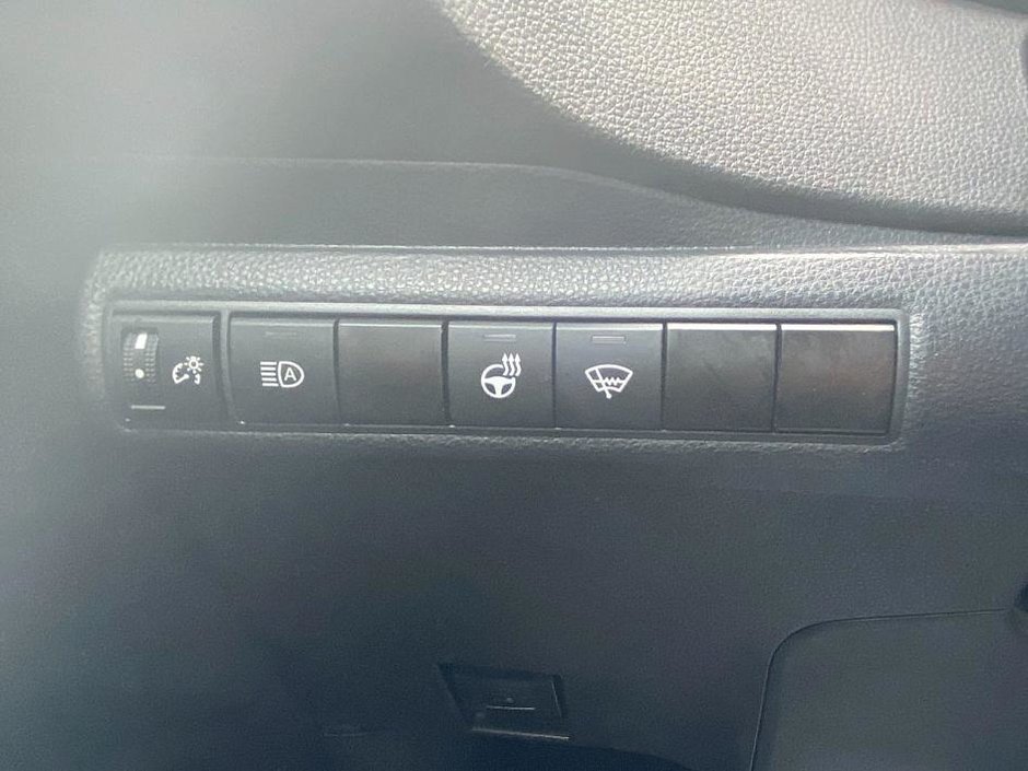 2022 Toyota Corolla LE Upgrade-16