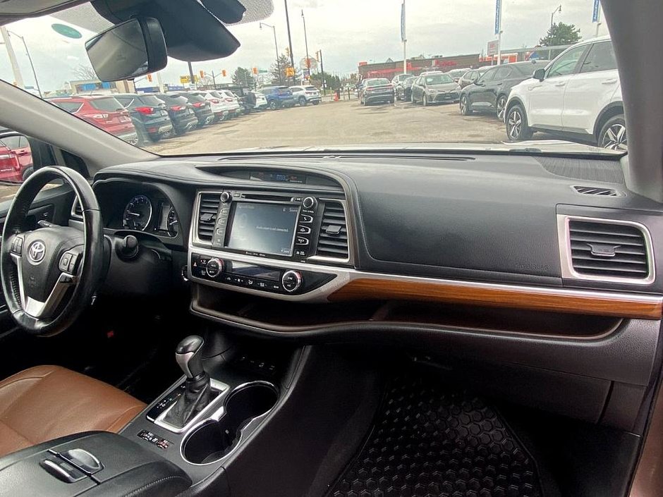 2017 Toyota Highlander Limited-18