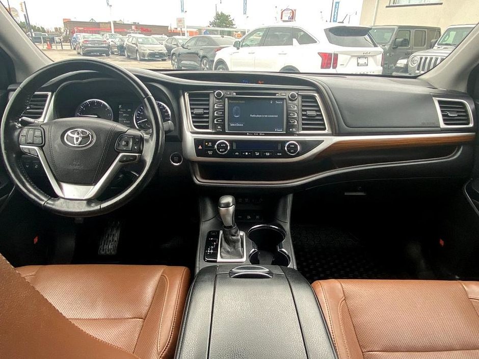 2017 Toyota Highlander Limited-23