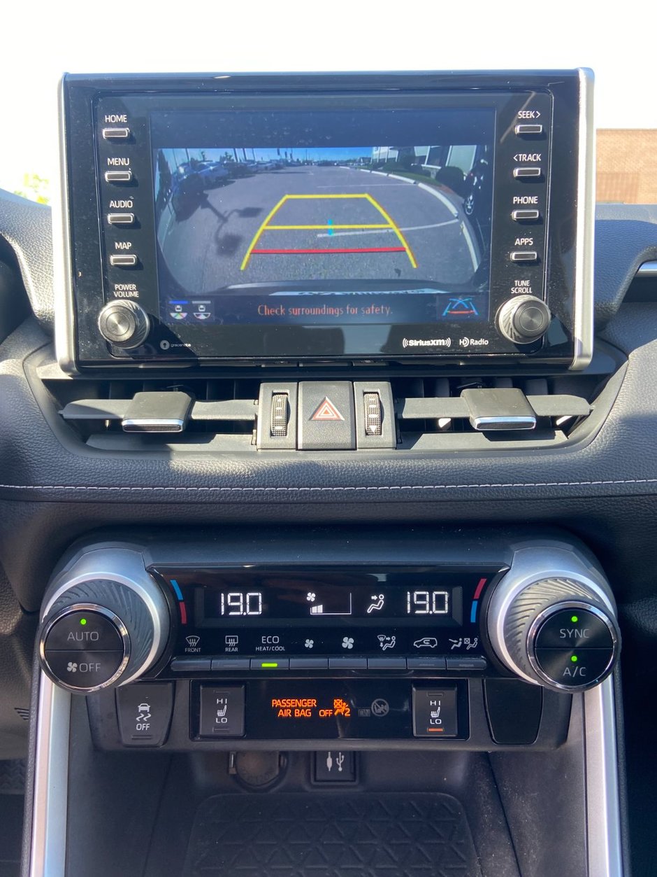 2019 Toyota RAV4 XLE-16