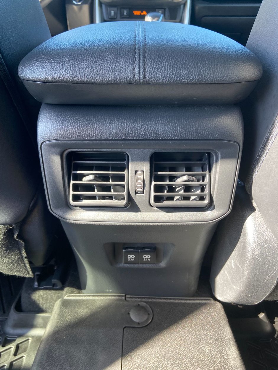2019 Toyota RAV4 XLE-12