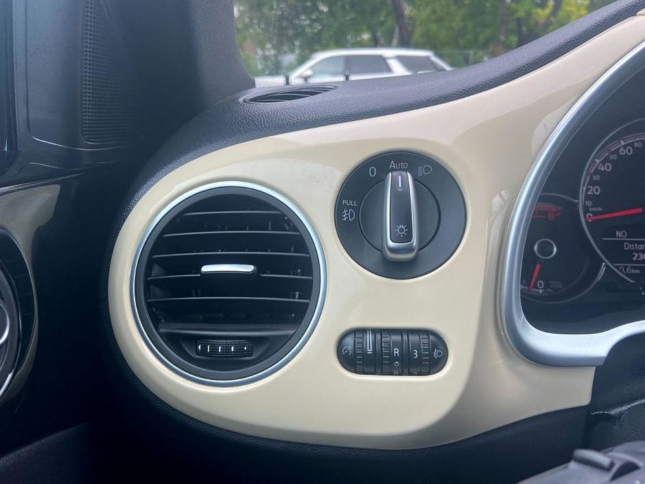 2019 Volkswagen Beetle Convertible Wolfsburg Edition-17
