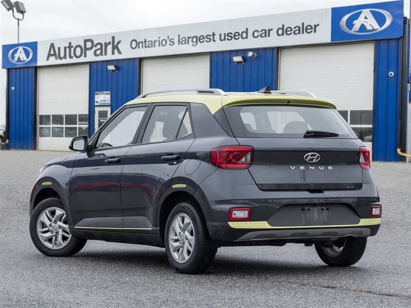 2021 Hyundai Venue FWD Preferred (Two-Tone)-4