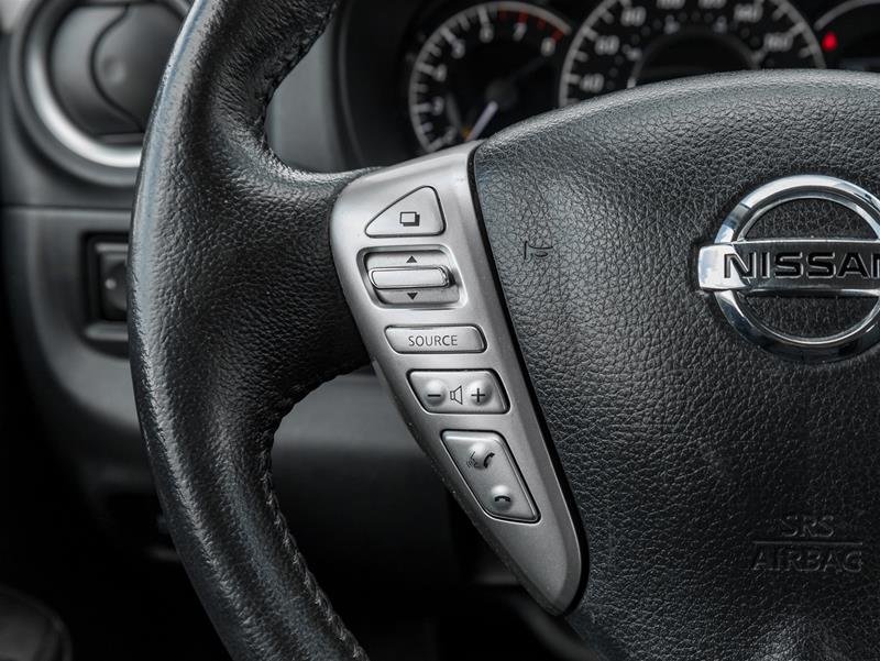 2016 Nissan Versa Note Hatchback 1.6 SV CVT-9