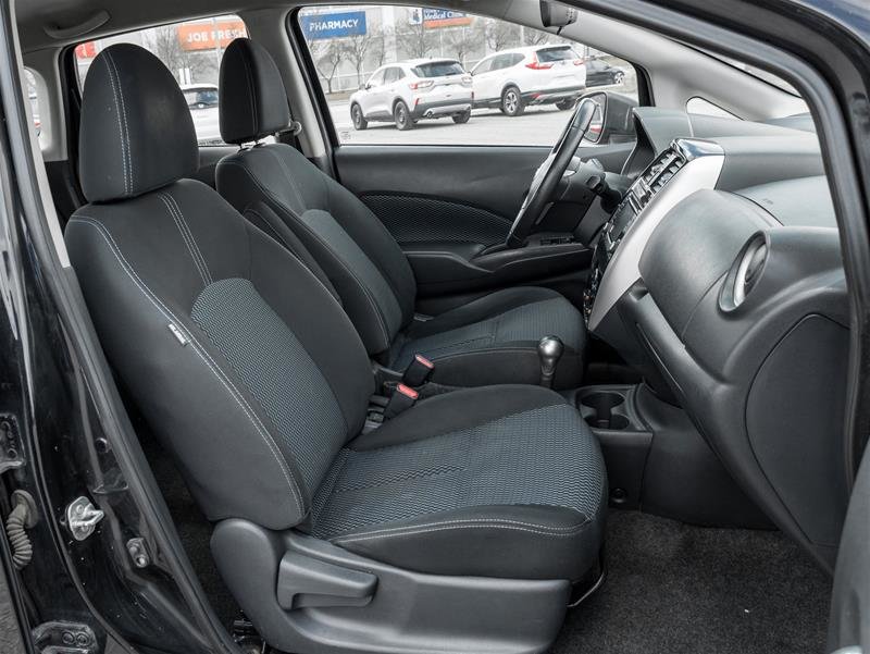 2016 Nissan Versa Note Hatchback 1.6 SV CVT-18