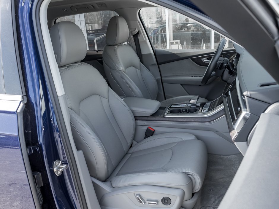 2020 Audi Q7 55 Technik-24