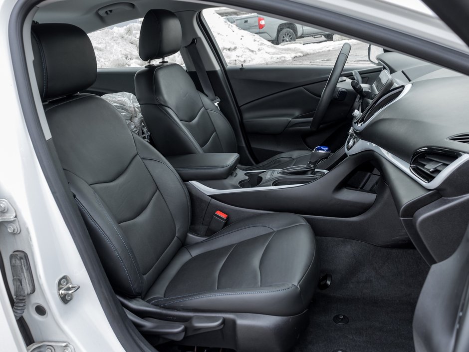 2017 Chevrolet Volt LT-17