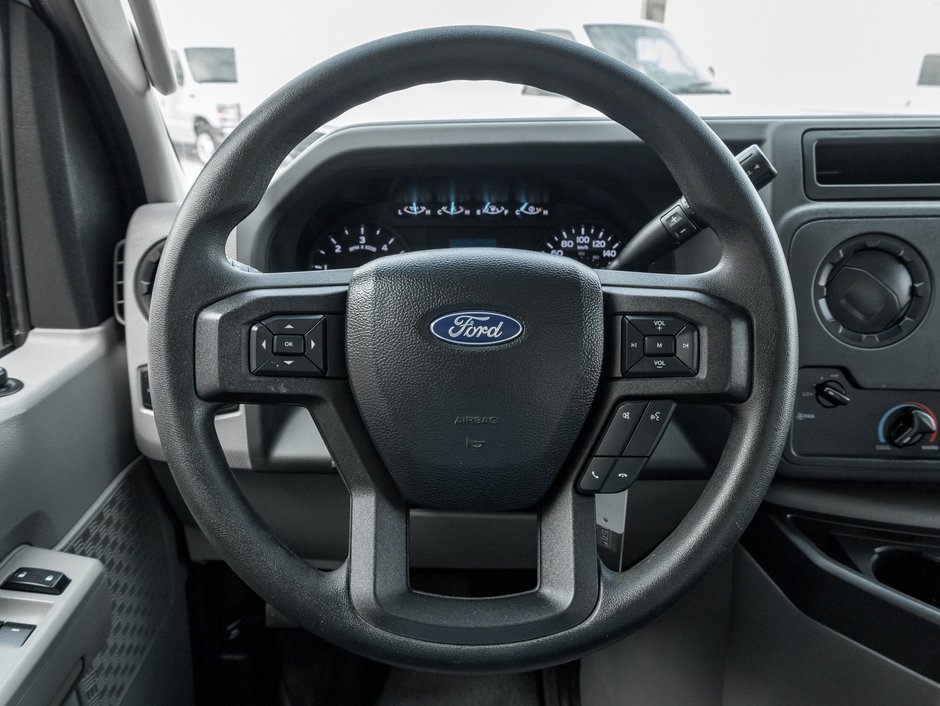 2022 Ford E-450 cutaway-8