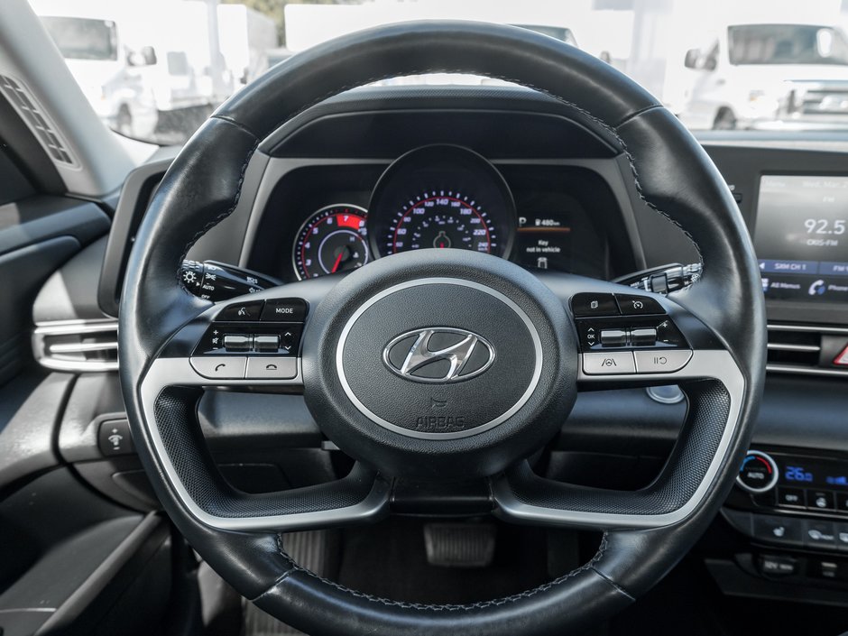 2022 Hyundai Elantra Preferred w/Sun & Tech Pkg-7