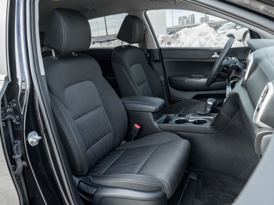 2022 Kia Sportage LX-19