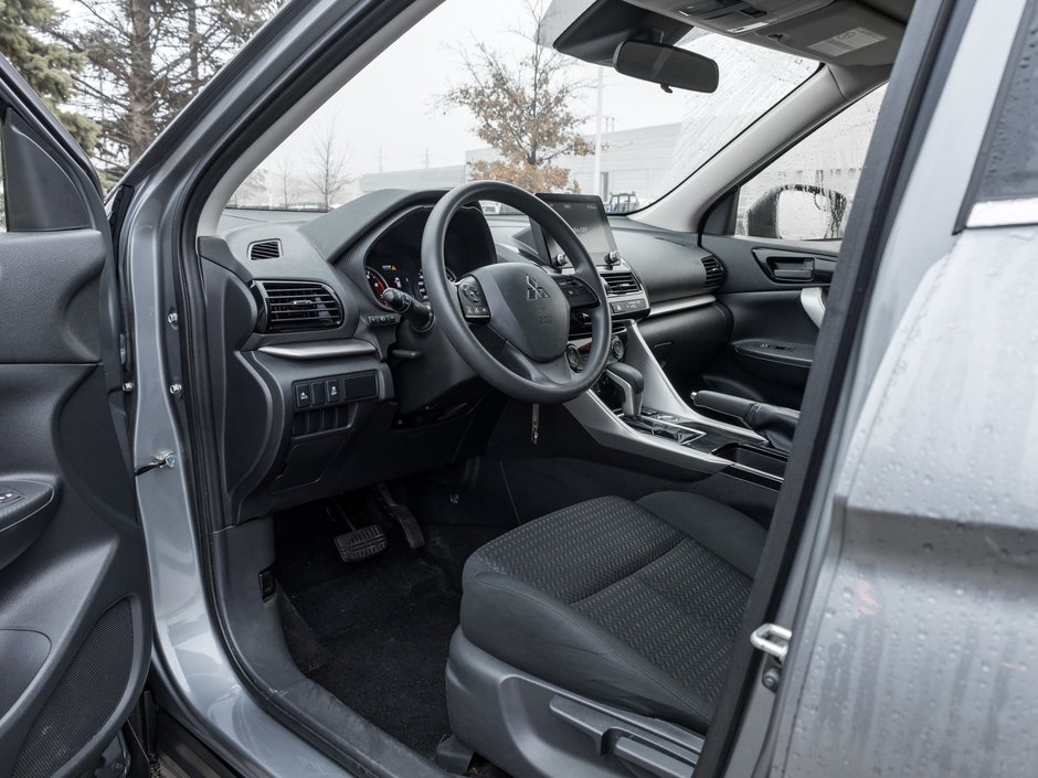 2022 Mitsubishi ECLIPSE CROSS ES-7