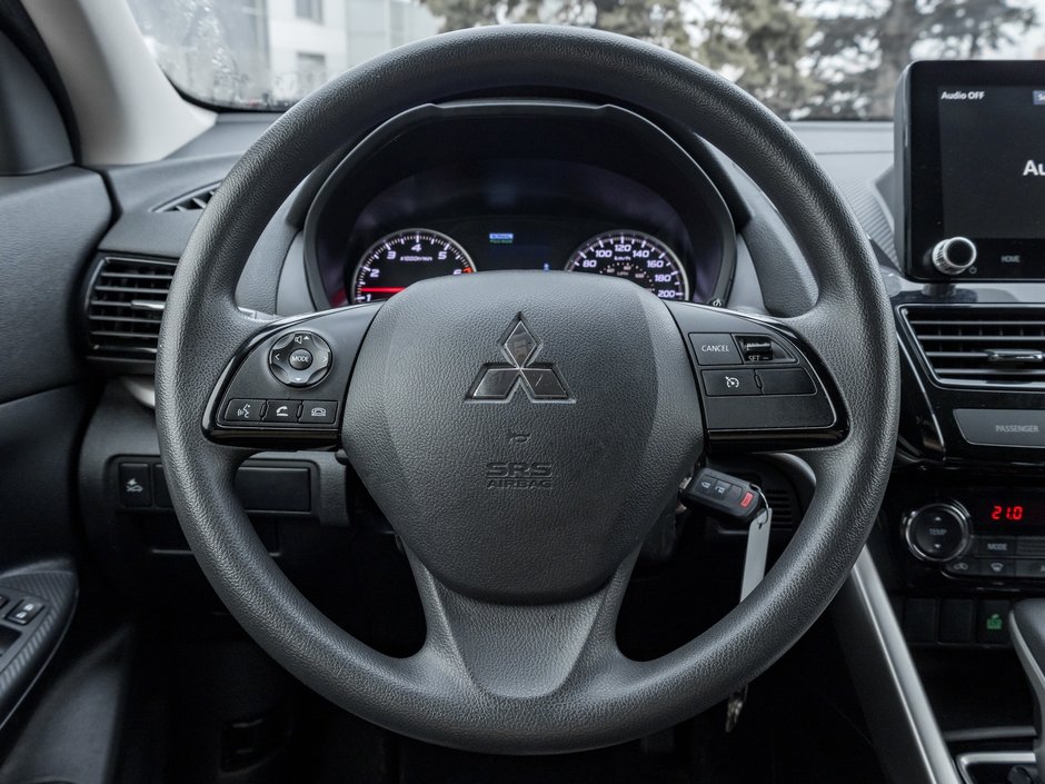 2022 Mitsubishi ECLIPSE CROSS ES-8