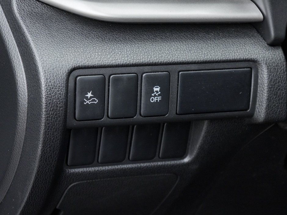 2022 Mitsubishi ECLIPSE CROSS ES-15