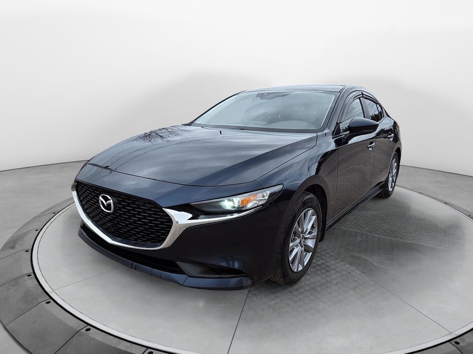 2024 Mazda 3 in Sept-Îles, Quebec - w940px
