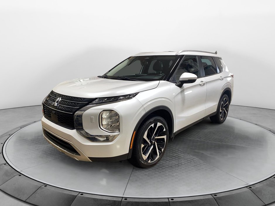 2023 Mitsubishi Outlander Toit pano. in Chicoutimi, Quebec