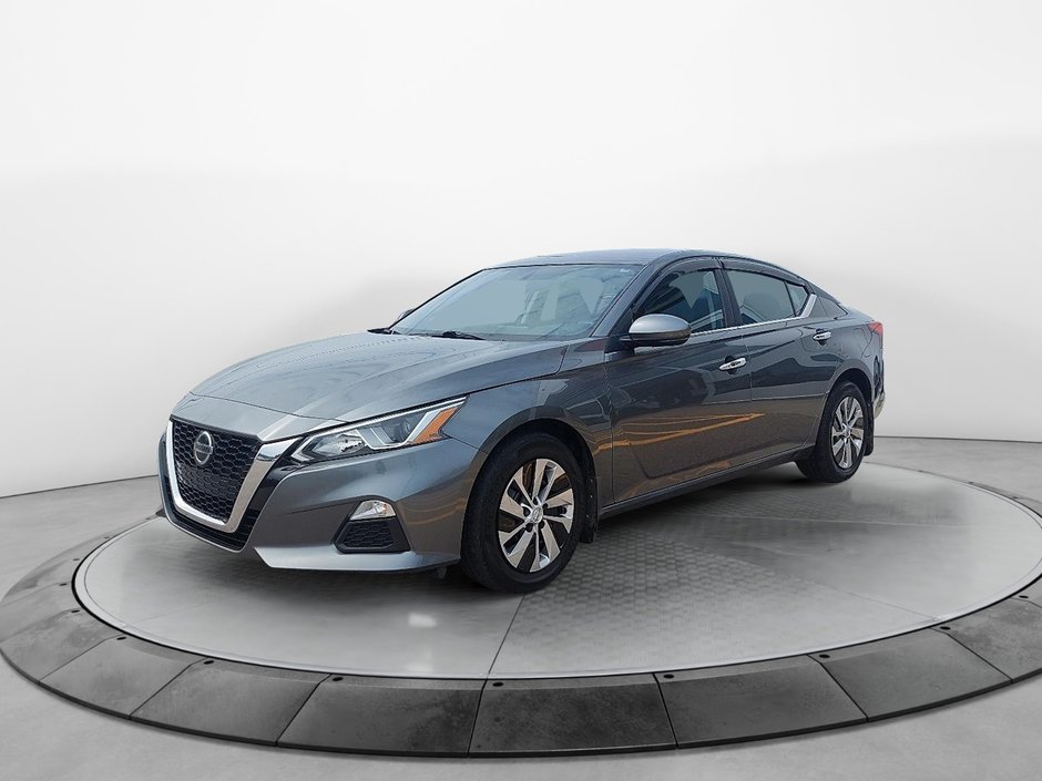 2020 Nissan Altima in Jonquière, Quebec - w940px