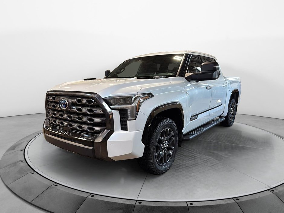 Toyota Tundra  2023 à Jonquière, Québec - w940px