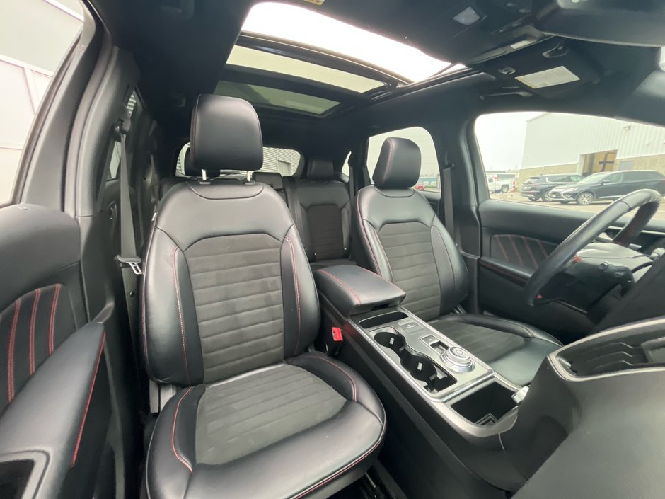 2022 Ford Edge ST sport-11