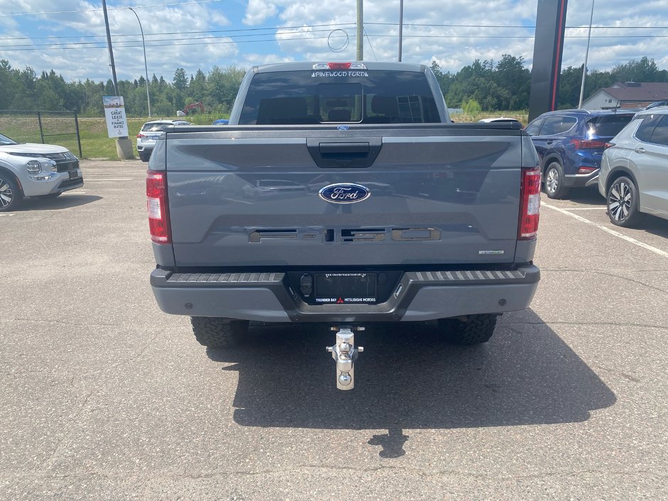 Ford F-150 XLT 4X4 2019-4