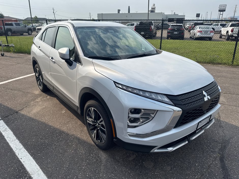 2025 Mitsubishi ECLIPSE CROSS SE-4