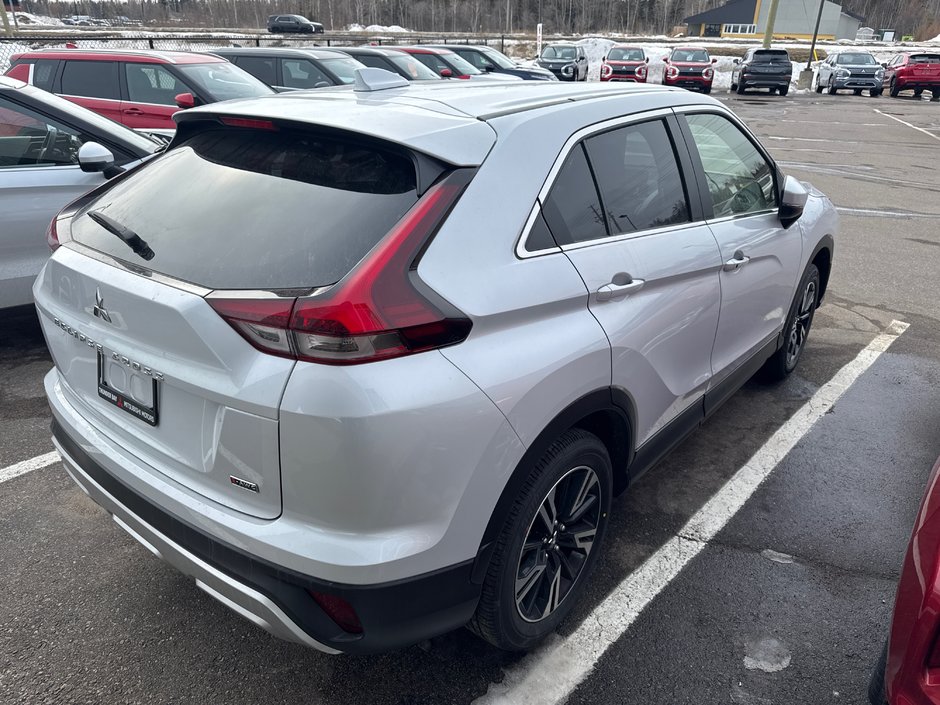2025 Mitsubishi ECLIPSE CROSS SE-4