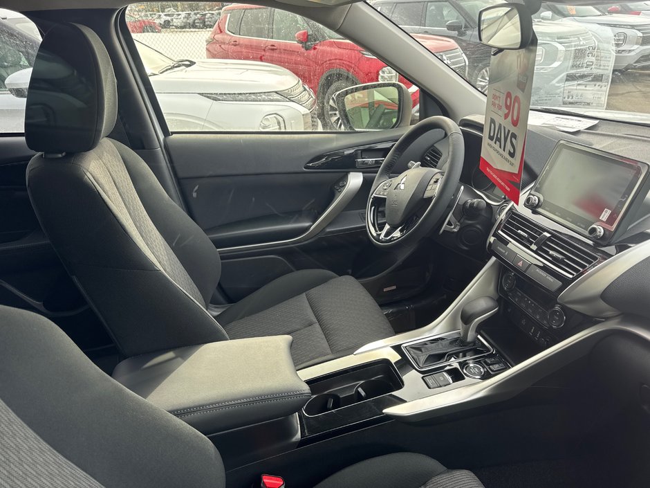 2025 Mitsubishi ECLIPSE CROSS SE-3