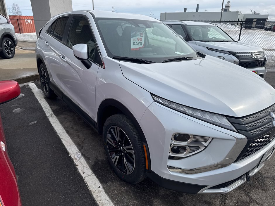 2025 Mitsubishi ECLIPSE CROSS SE-2