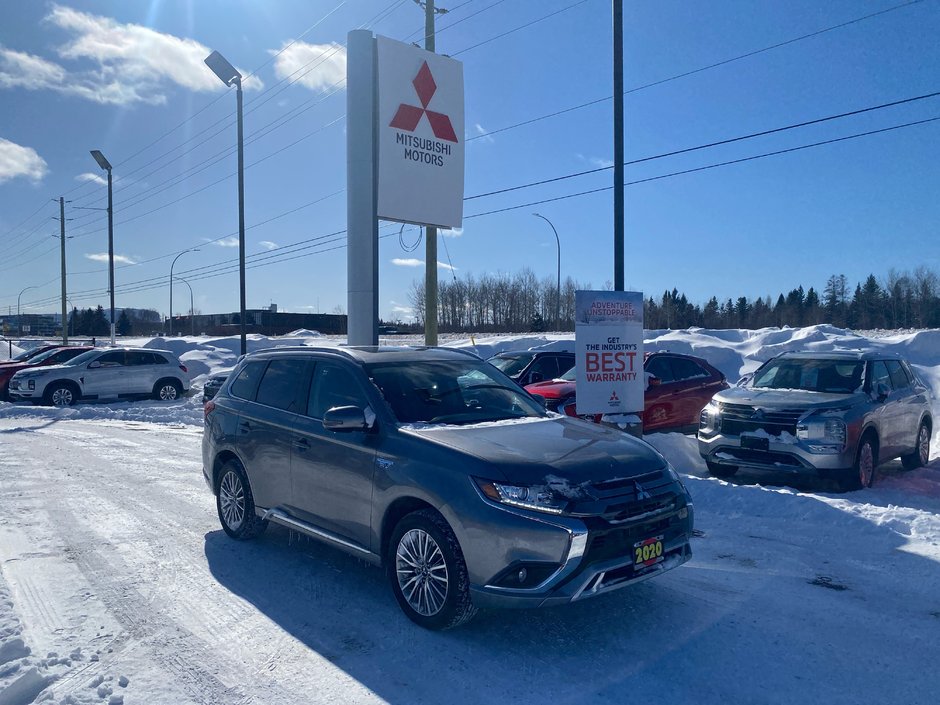 2020 Mitsubishi Outlander PHEV LE in Thunder Bay, Ontario - w940px