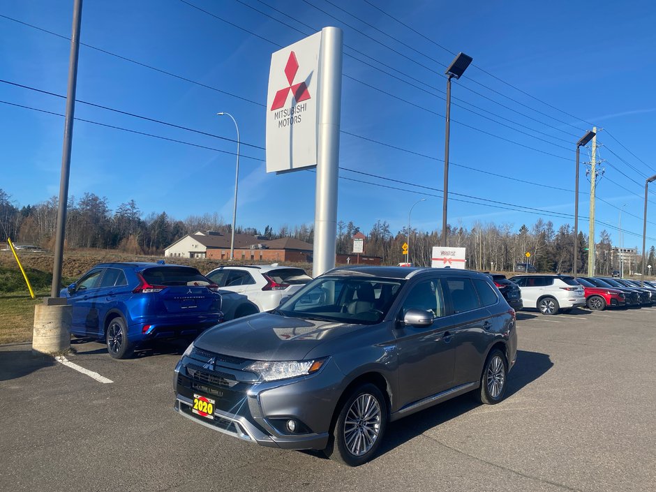 2020 Mitsubishi Outlander PHEV LE in Thunder Bay, Ontario - w940px