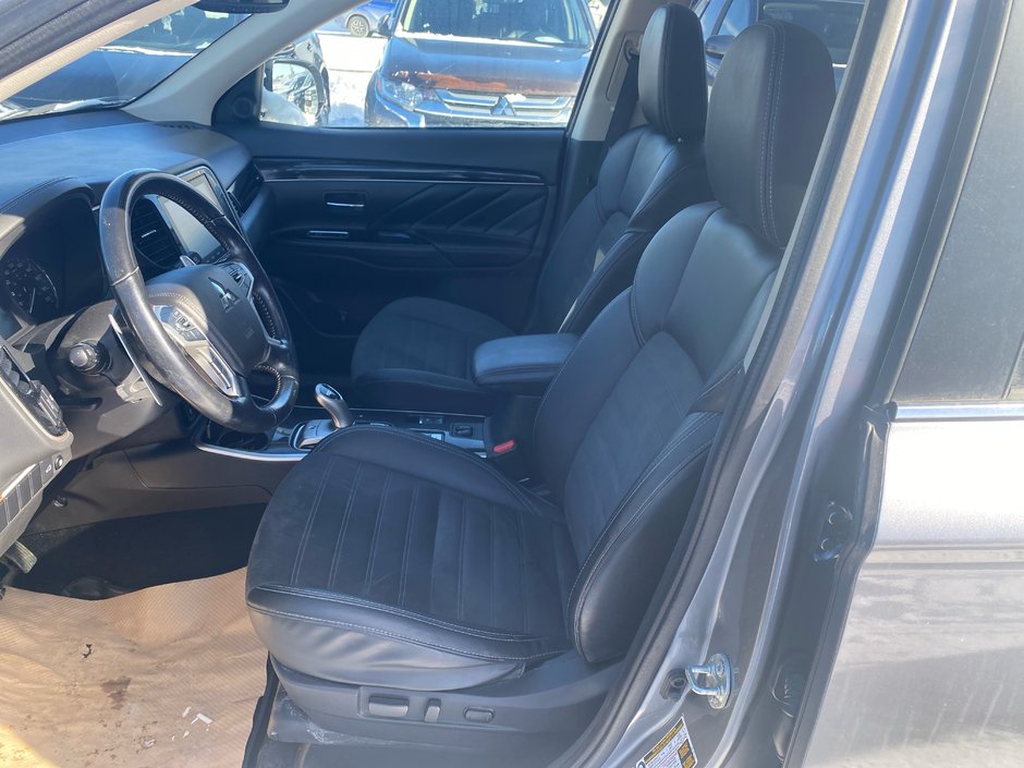 Mitsubishi Outlander PHEV LE 2020-8