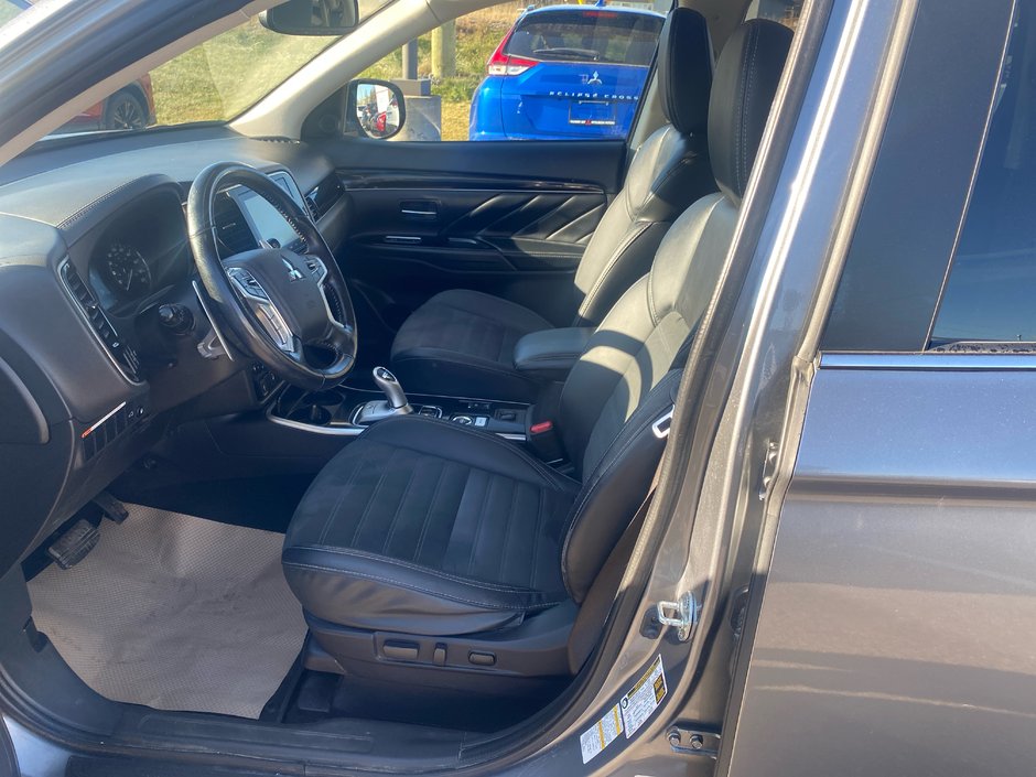 Mitsubishi Outlander PHEV LE 2020-8