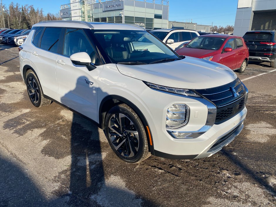 Mitsubishi OUTLANDER PHEV SEL 2023-2