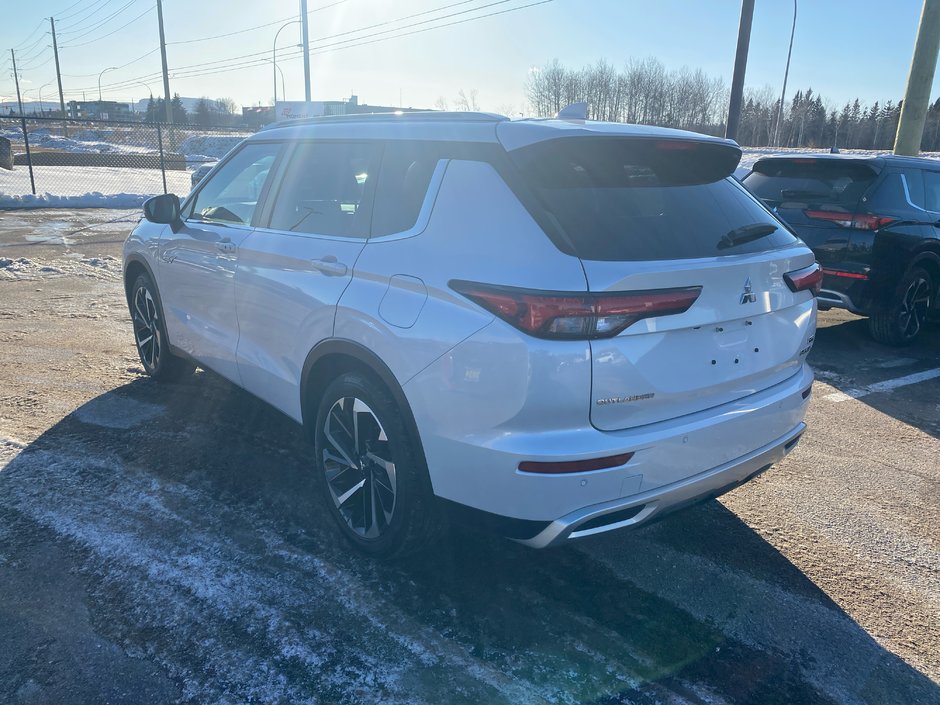 Mitsubishi OUTLANDER PHEV SEL 2023-5