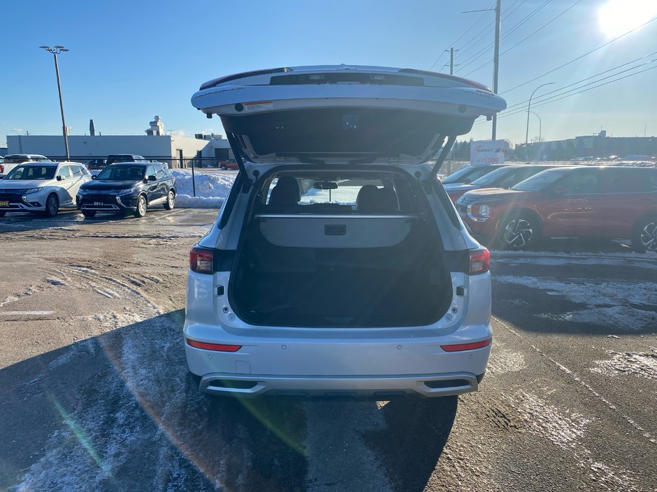 Mitsubishi OUTLANDER PHEV SEL 2023-6