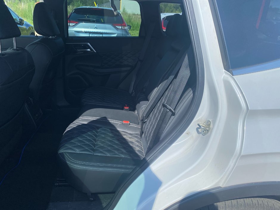 Mitsubishi Outlander PHEV GT 2023-7