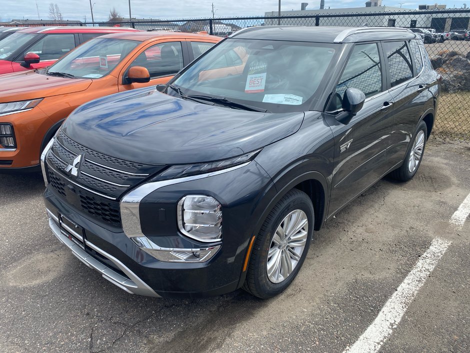Mitsubishi Outlander Plug-In Hybrid LE 2025-3