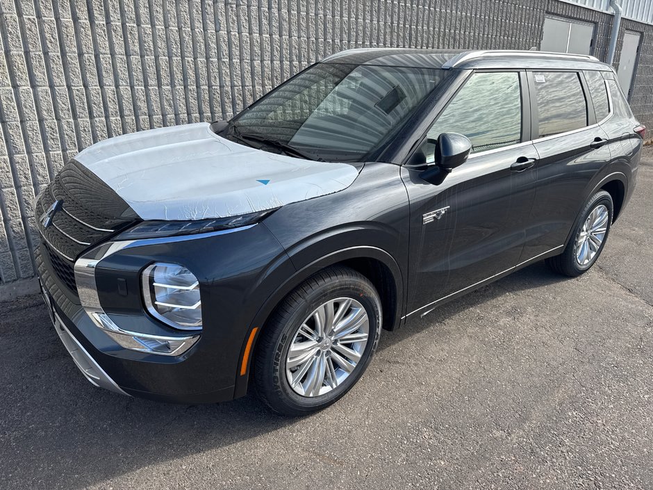 Mitsubishi Outlander Plug-In Hybrid LE 2025-0
