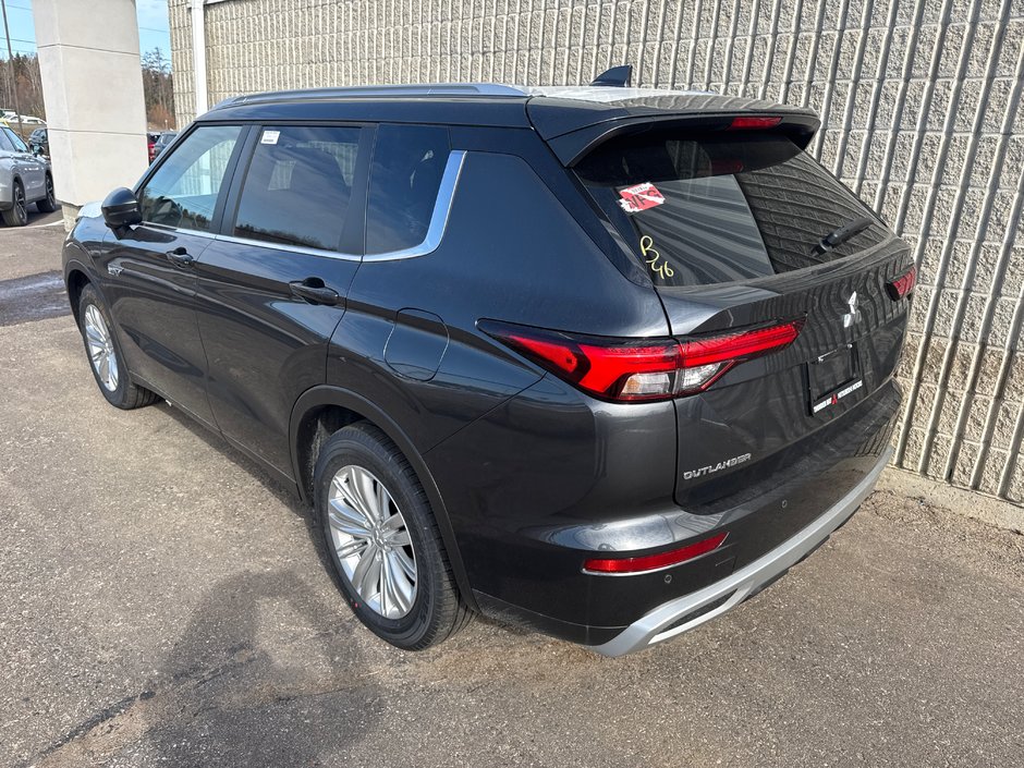 Mitsubishi Outlander Plug-In Hybrid LE 2025-1