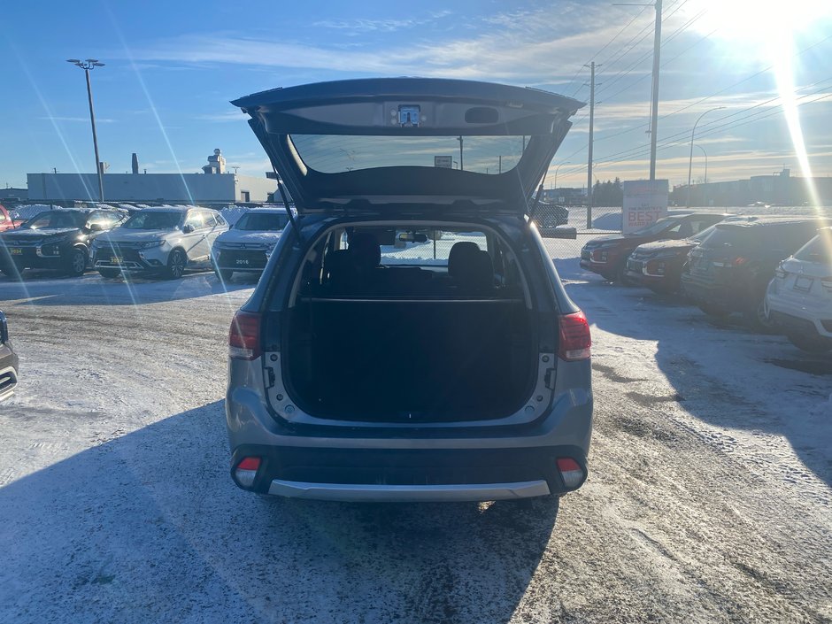 2016 Mitsubishi Outlander SE-6