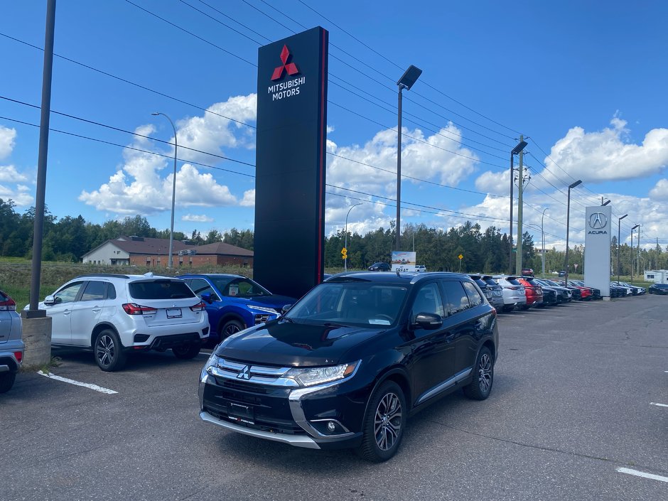 Mitsubishi Outlander ES PREMIUM 2016-0
